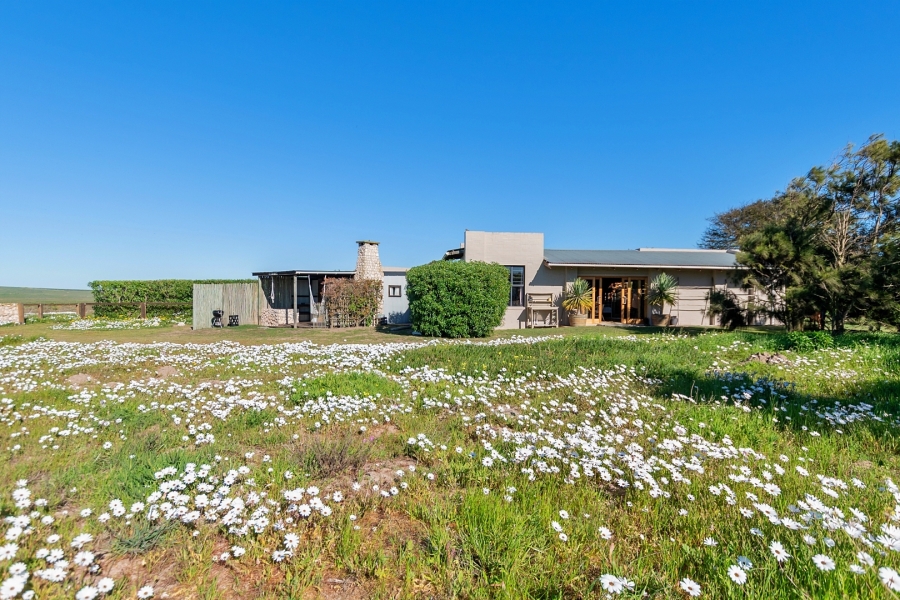 5 Bedroom Property for Sale in Trekoskraal Western Cape